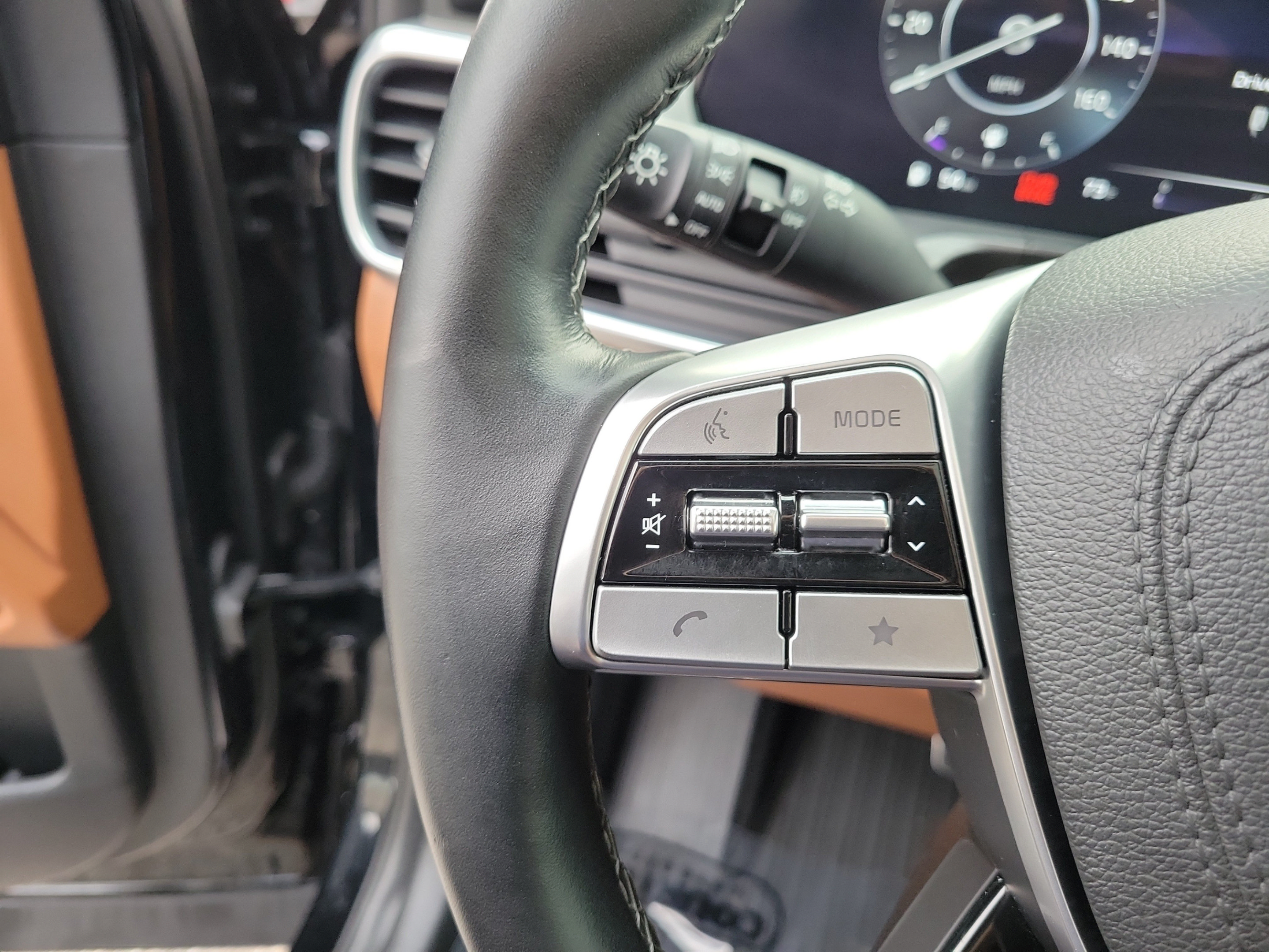 Certified 2025 Kia Telluride SX X-Line AWD/4WD image 27