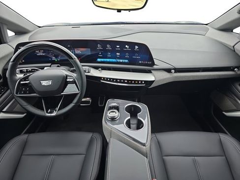 Certified 2025 Cadillac Optiq Luxury 1 image 9