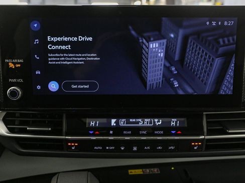 Used 2025 Toyota Sienna XLE image 26