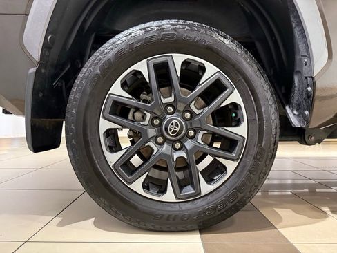 Used 2025 Toyota Tundra Limited AWD/4WD image 8