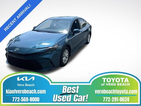 Used 2025 Toyota Camry LE w/ Convenience Package FWD image 1