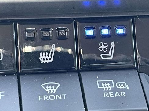 Used 2025 Toyota Camry XLE w/ Premium Plus Package image 21