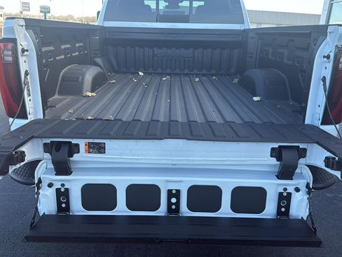 New 2026 GMC Sierra 2500 SLT w/ SLT Premium Package image 4