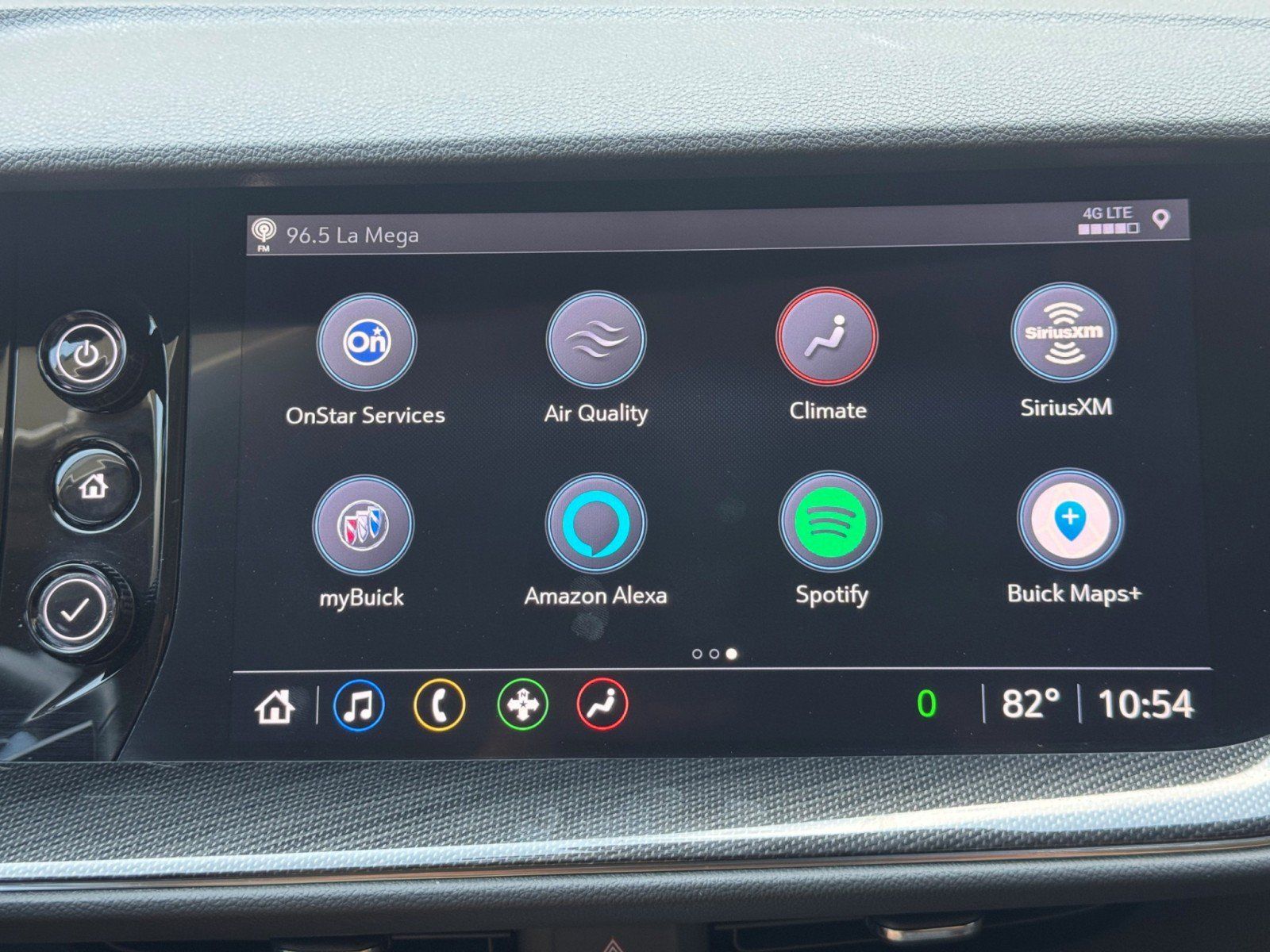 Used 2022 Buick Envision Essence w/ Sport Touring Package FWD image 26