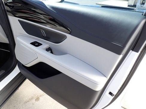 New 2026 Lincoln Nautilus Premier w/ Jet Appearance Package image 11