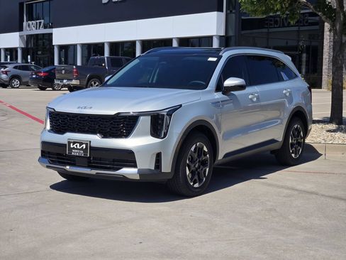 New 2026 Kia Sorento S w/ S Panoramic Sunroof Package FWD image 2
