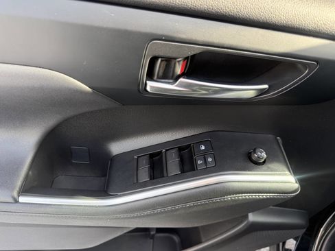 Used 2021 Toyota Highlander XSE image 22