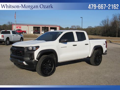 Used 2025 Chevrolet Colorado Trail Boss image 4