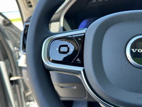 New 2025 Volvo XC90 B6 Core w/ Climate Package image 29