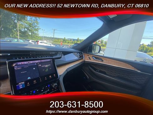 Used 2023 Jeep Grand Cherokee Summit AWD/4WD image 19