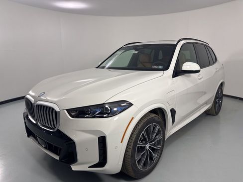 New 2026 BMW X5 xDrive50e AWD/4WD image 3