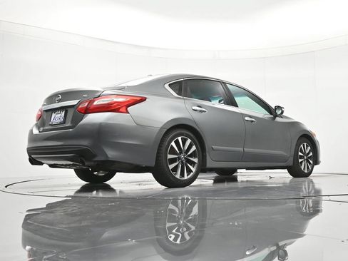 Used 2016 Nissan Altima 2.5 SL w/ 2.5 Technology w/LED Package FWD image 42
