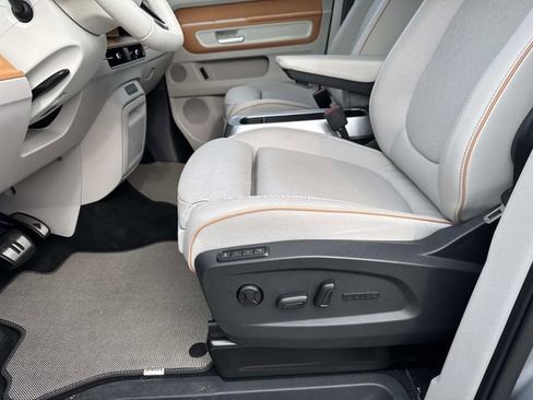 New 2025 Volkswagen ID. Buzz 1st Edition image 15