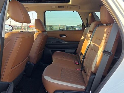 New 2026 Nissan Pathfinder Platinum w/ Cargo Package FWD image 6