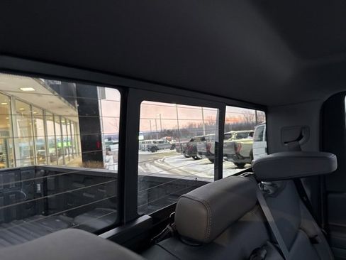 Used 2025 GMC Sierra 2500 SLT w/ SLT Premium Package image 19