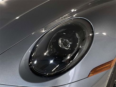 Used 2025 Porsche 911 Carrera image 11