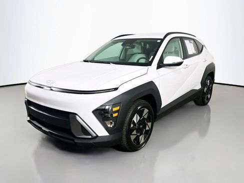 Used 2025 Hyundai Kona SEL FWD image 3