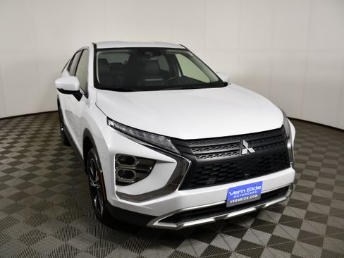 Used 2024 Mitsubishi Eclipse Cross SE AWD/4WD image 3