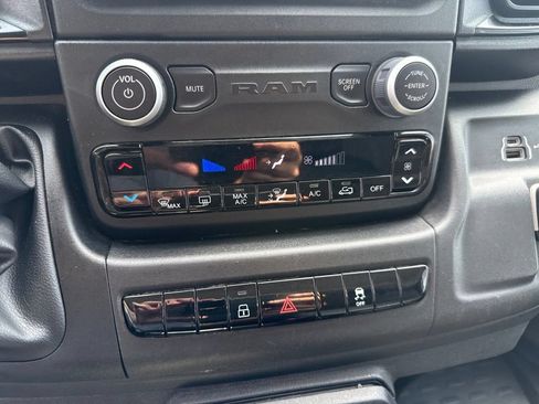 Used 2025 RAM ProMaster 2500 w/ Convenience Group FWD image 24