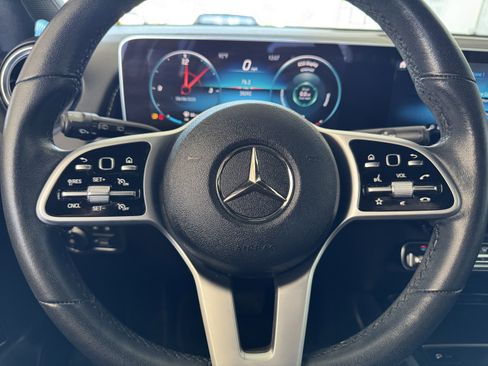 Used 2020 Mercedes-Benz GLB 250 4MATIC image 33