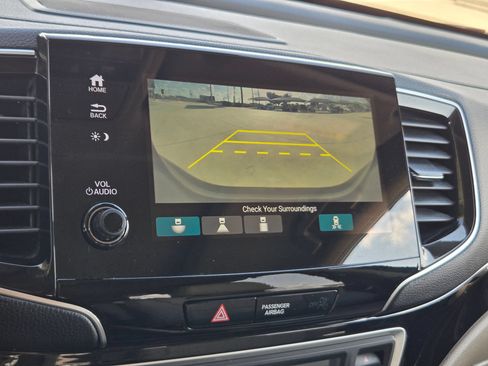 Used 2019 Honda Pilot Touring image 16