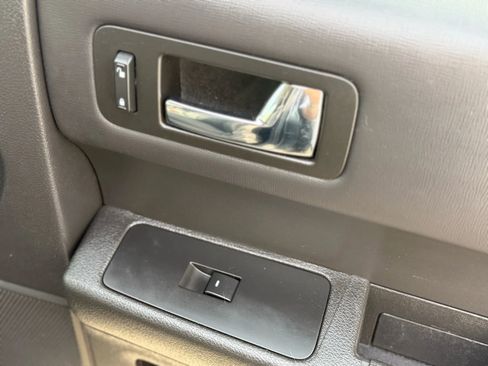 Used 2018 Ford Flex SE image 24