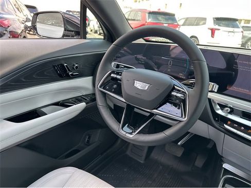 New 2025 Cadillac Lyriq Luxury image 16