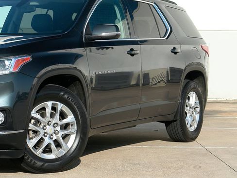 Used 2021 Chevrolet Traverse LT AWD/4WD image 25
