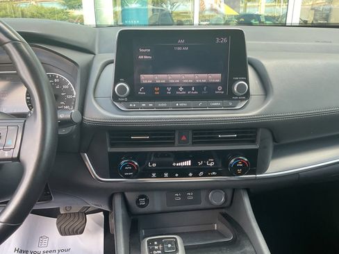 Used 2025 Nissan Rogue SV FWD image 26