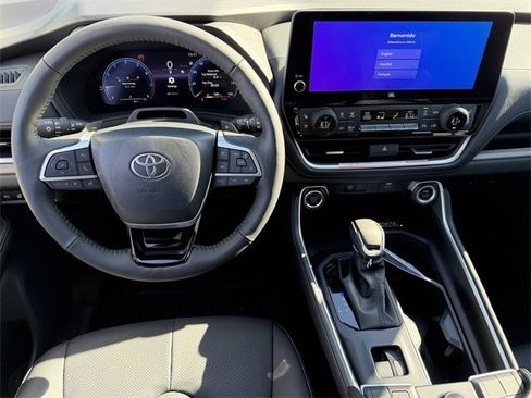 New 2026 Toyota Grand Highlander Platinum image 13