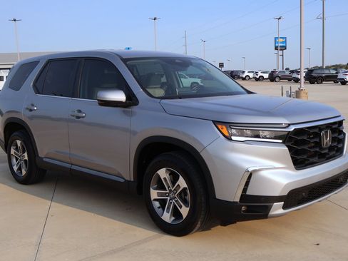 Used 2023 Honda Pilot EX-L image 4
