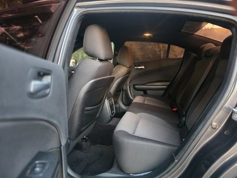 Used 2017 Dodge Charger SE RWD image 37