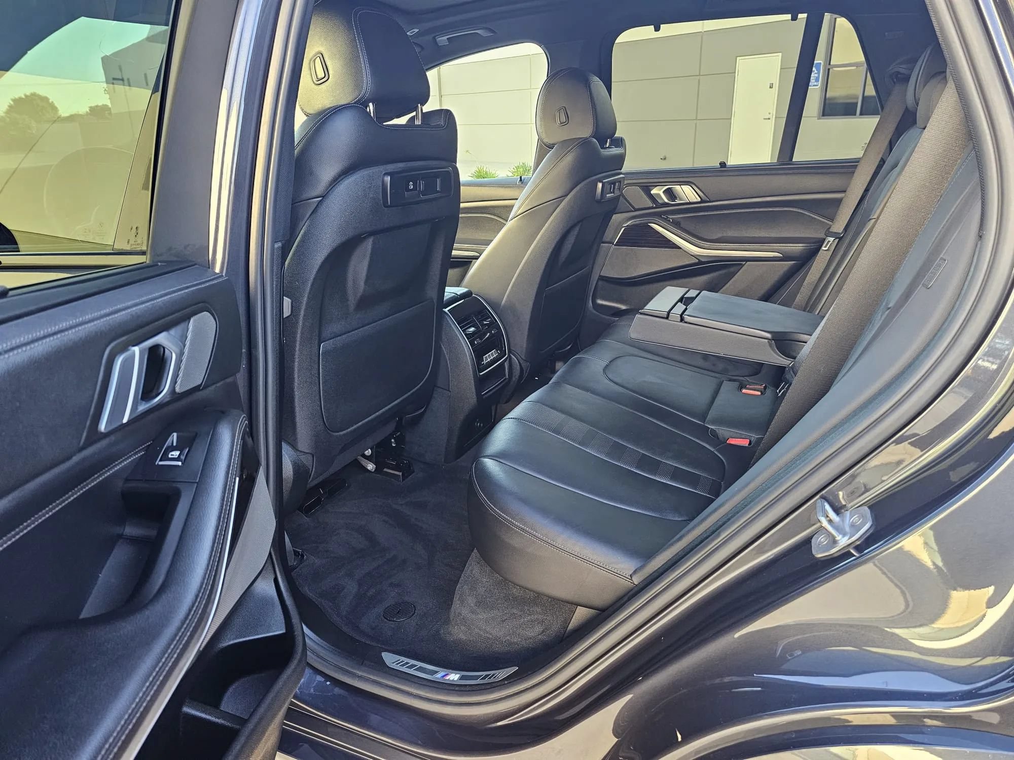 Used 2020 BMW X5 xDrive40i w/ M Sport Package AWD/4WD image 17
