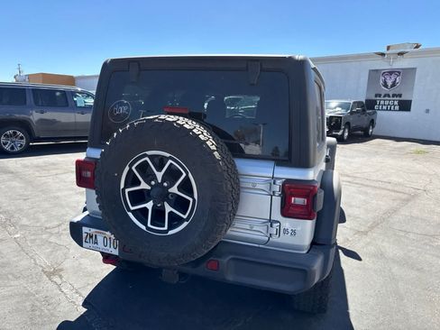 Used 2024 Jeep Wrangler Unlimited Rubicon AWD/4WD image 12