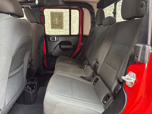 Used 2024 Jeep Gladiator Willys image 13