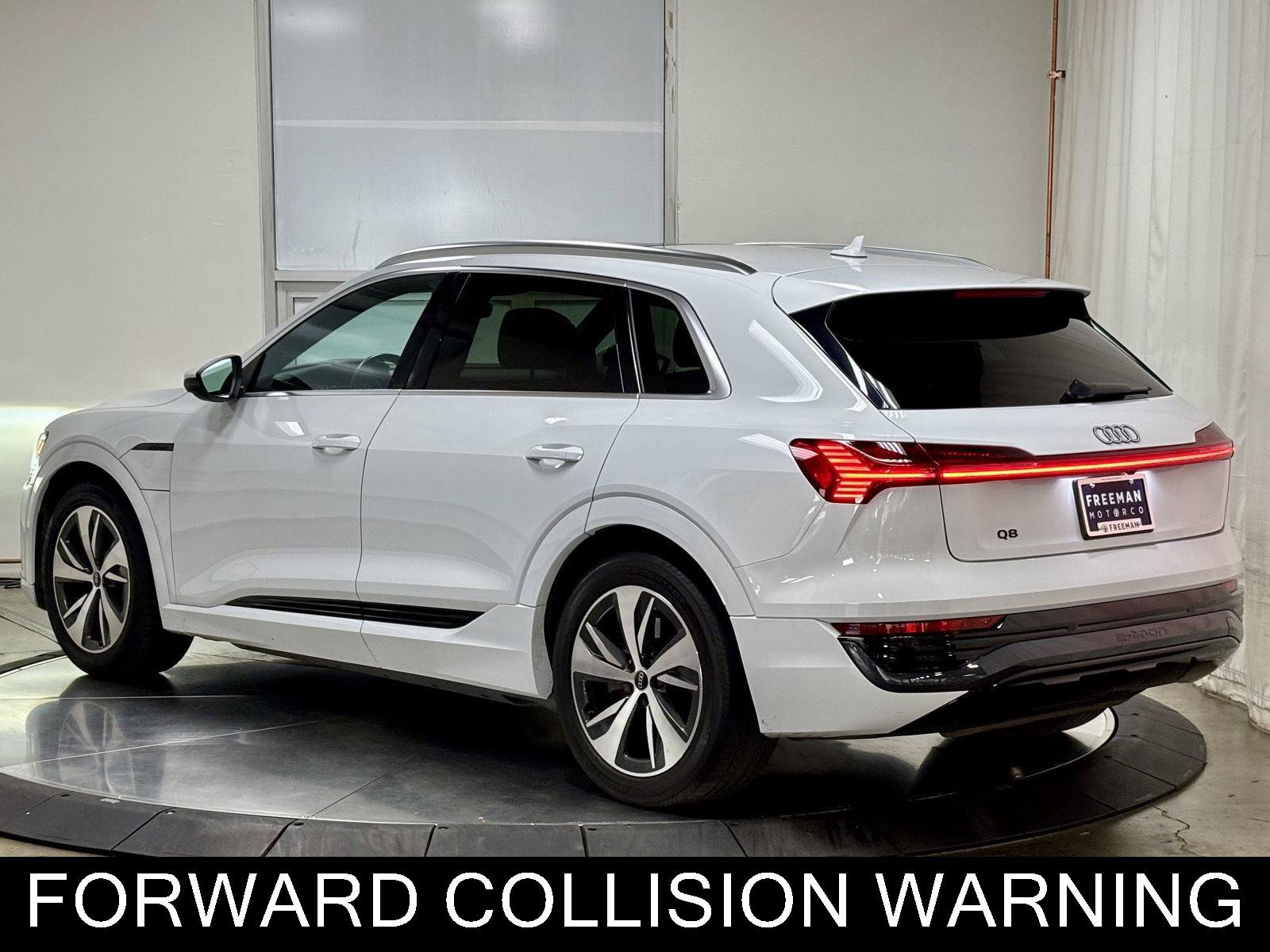 Used 2024 Audi Q8 e-tron Premium AWD/4WD image 7