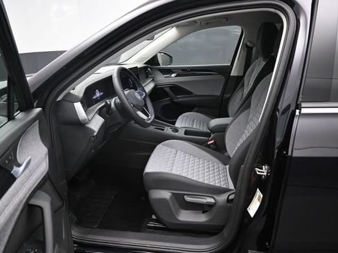 New 2026 Volkswagen Tiguan S AWD/4WD image 9