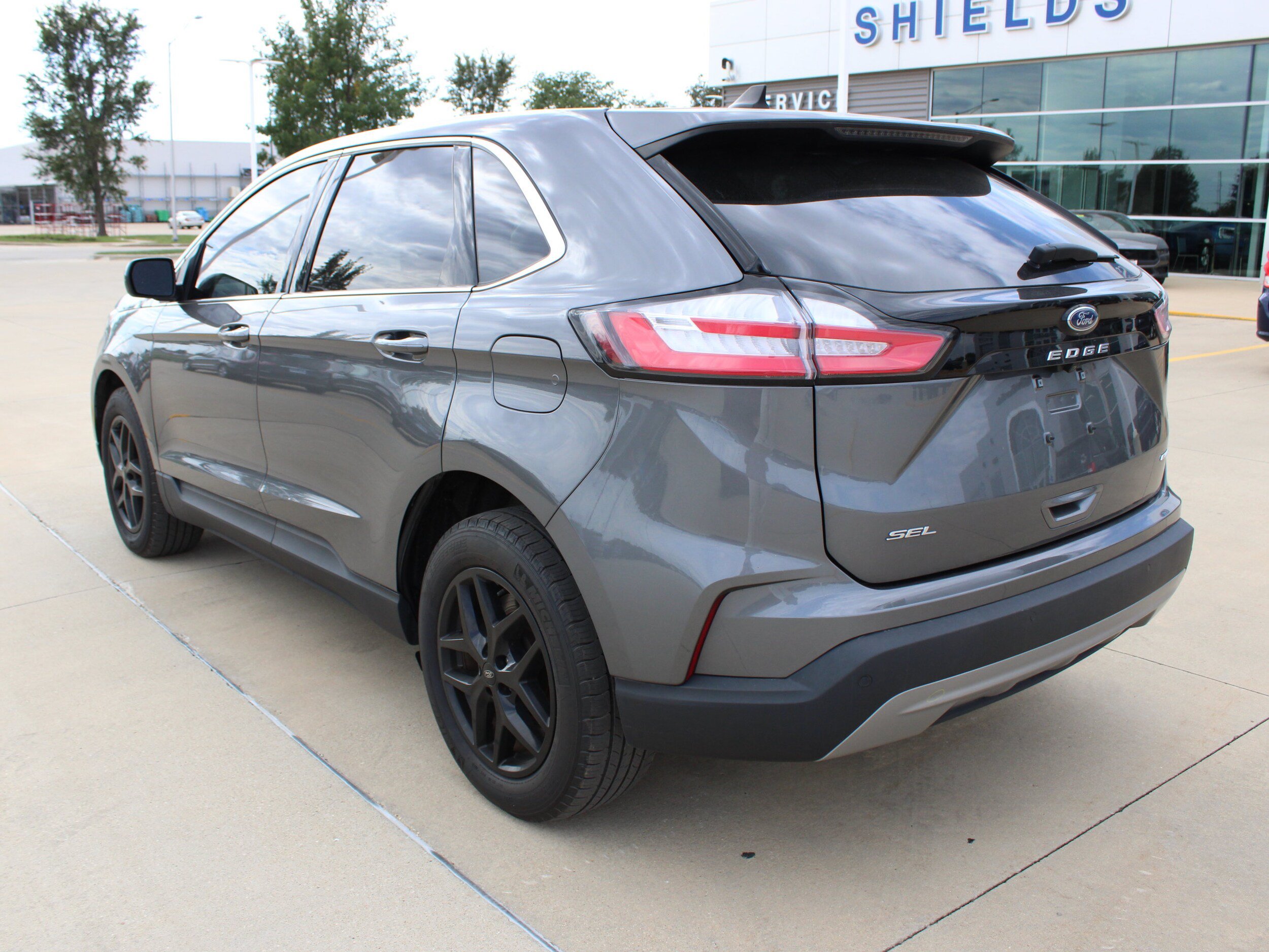 Used 2024 Ford Edge SEL w/ Convenience Package AWD/4WD image 4