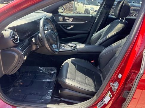 Used 2017 Mercedes-Benz E 300 4MATIC image 25