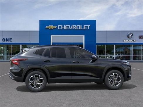New 2026 Chevrolet Trax LT image 5