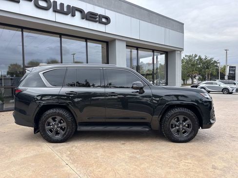 Used 2025 Lexus LX 700h Overtrail image 2