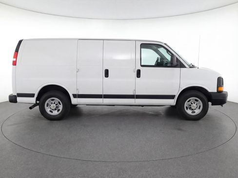 Used 2025 Chevrolet Express 3500 LT w/ LT Preferred Equipment Group RWD image 11