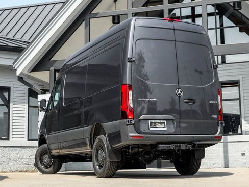 Used 2025 Mercedes-Benz Sprinter 2500 image 2