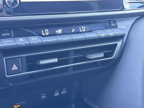Used 2025 Toyota Camry SE FWD image 23