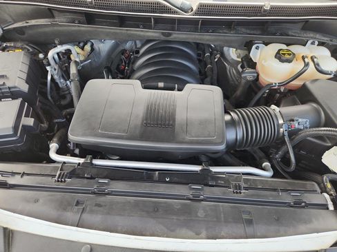 Used 2024 GMC Yukon AT4 w/ Technology Package AWD/4WD image 30