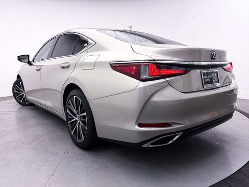 Used 2022 Lexus ES 350 w/ Premium Package image 2