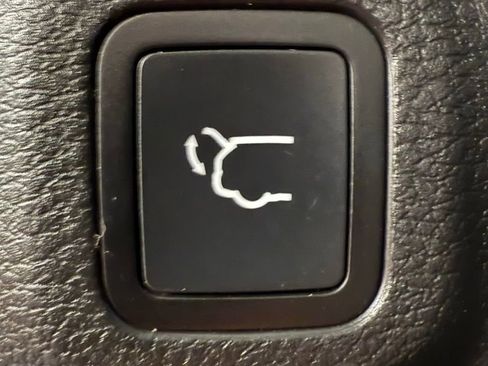 Used 2022 Jeep Compass Limited w/ Elite Group image 14