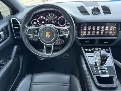 Certified 2022 Porsche Cayenne Coupe image 17