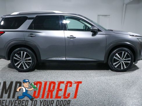 Used 2023 Nissan Pathfinder Platinum FWD image 6