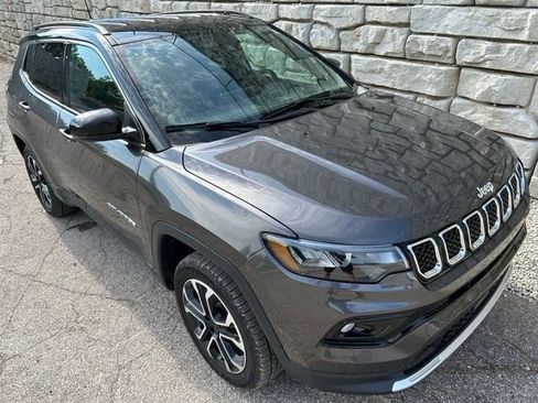 Used 2023 Jeep Compass Limited AWD/4WD image 7